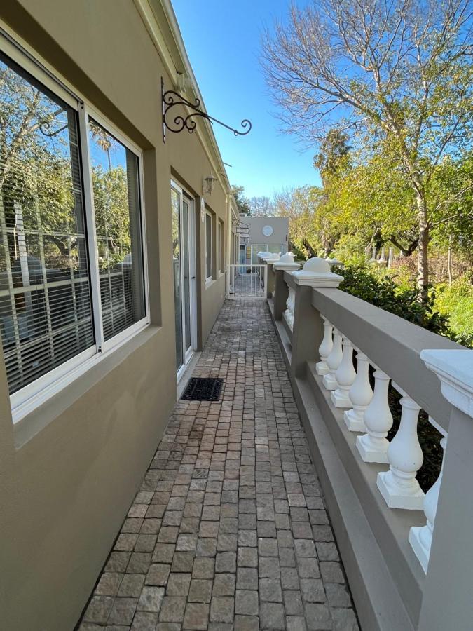 Somerset West Garden Apartments 1 Экстерьер фото