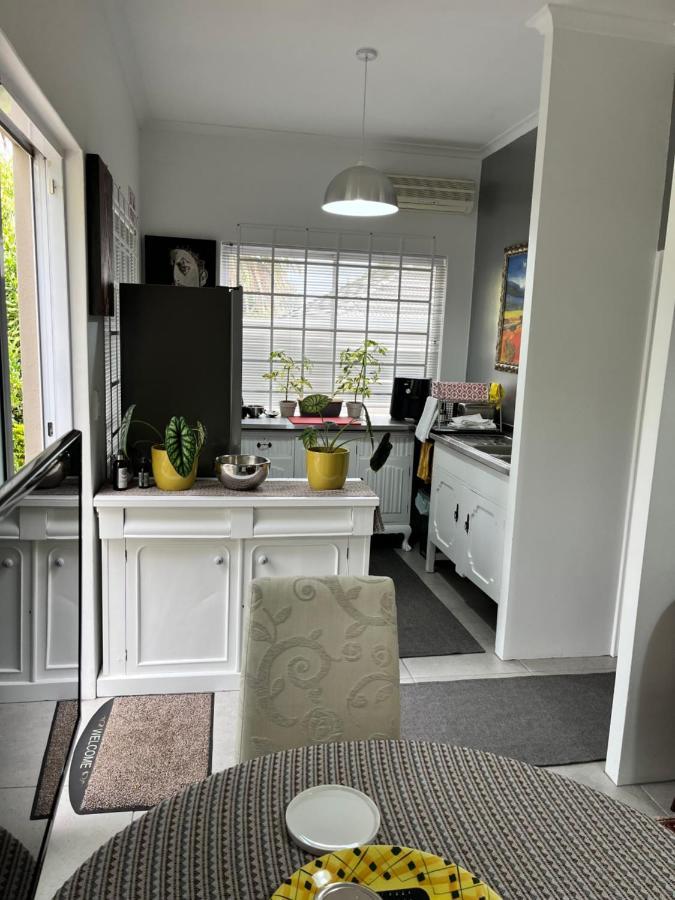 Somerset West Garden Apartments 1 Экстерьер фото