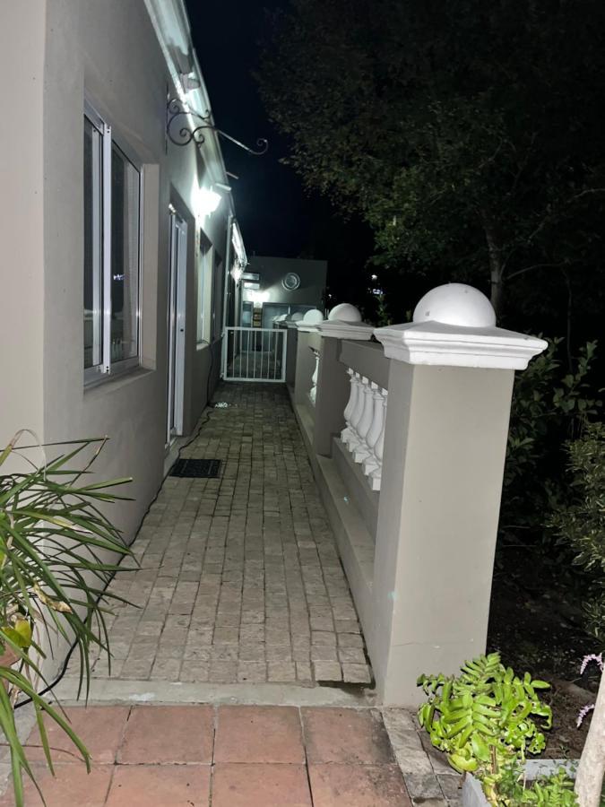 Somerset West Garden Apartments 1 Экстерьер фото